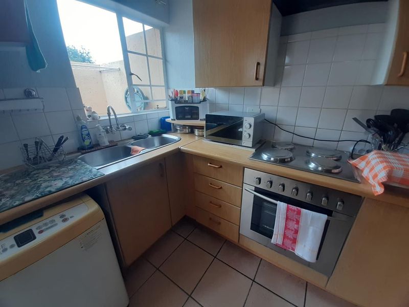 Pet Friendly 2 Bedroom Townhouse for Sale - Photo 6