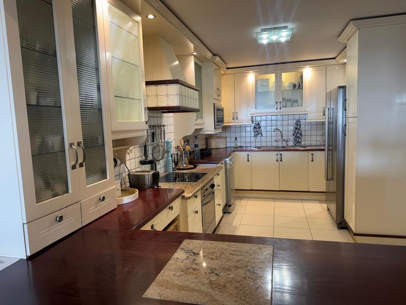 FOR SALE : LUXURIOUS 4-BEDROOM PENTHOUSE - CENTRAL , SWAKOPMUND - Photo 3