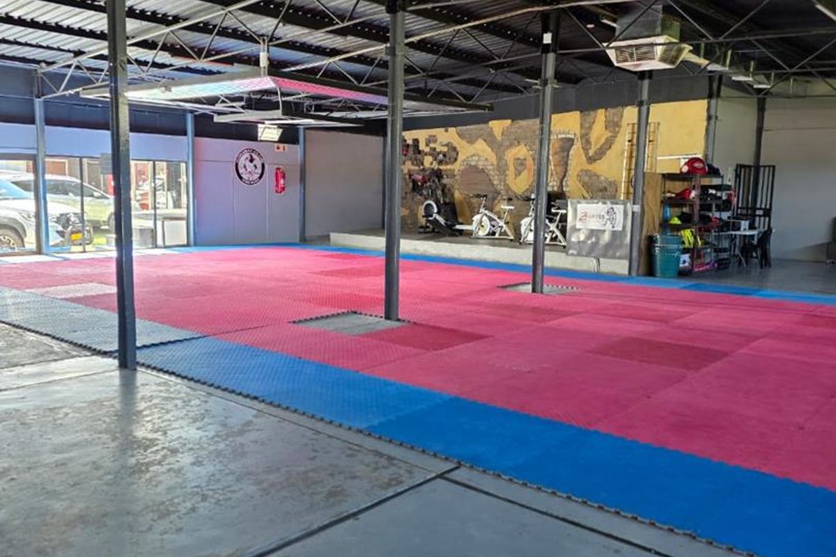 Southern Industrial Warehouse with Entertainment Space - Photo 5