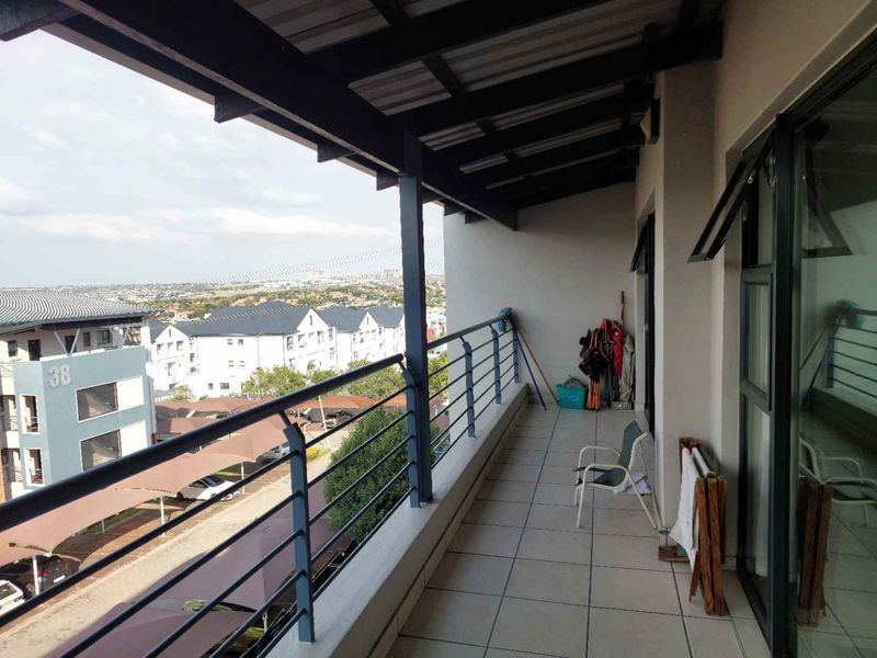 2 BEDROOM PENTHOUSE APARTMENT FOR SALE IN GREENSTONE - Photo 6