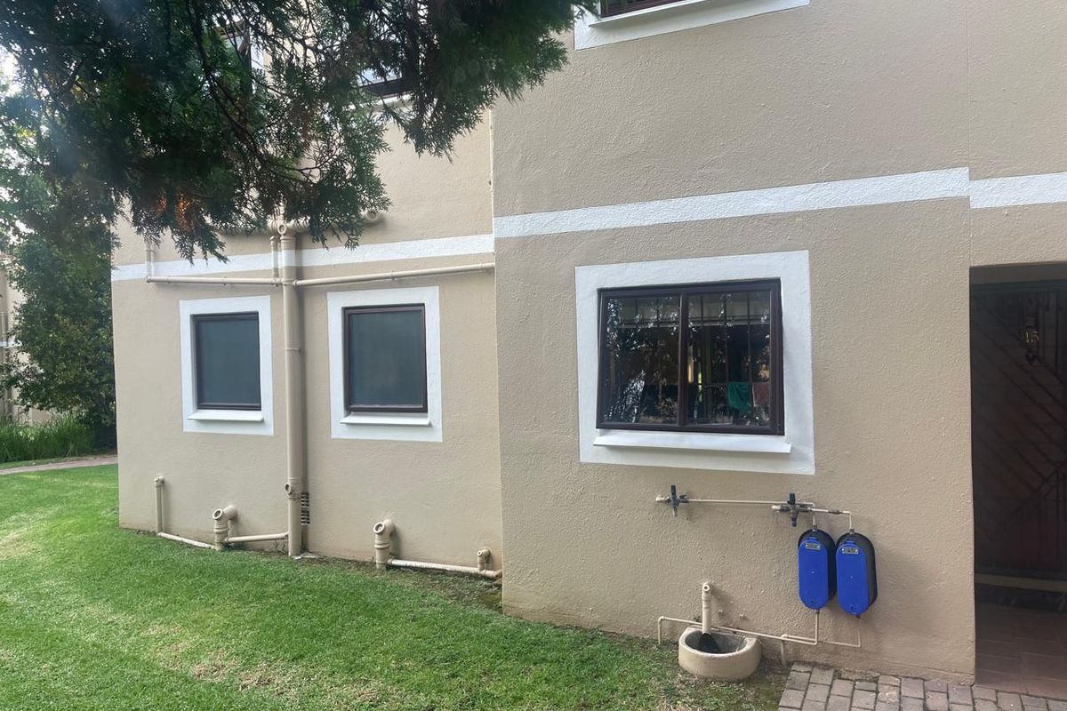 Upgraded 2-Bed, 2-Bath Ground-Floor Unit | Secure Complex | Robindale, Randburg - Photo 3