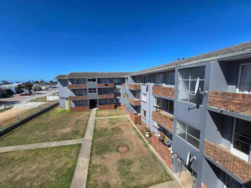 Spacious Lock-up-and-Go Apartment living in Newton Park - Photo 2