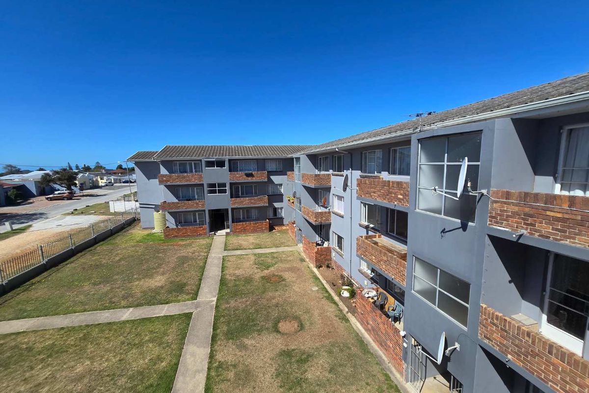 Spacious Lock-up-and-Go Apartment living in Newton Park - Photo 2