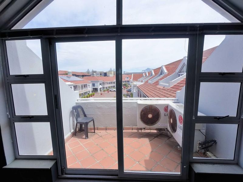 Century Square Loft Office: Secure, Scenic, and Spacious! - Photo 8