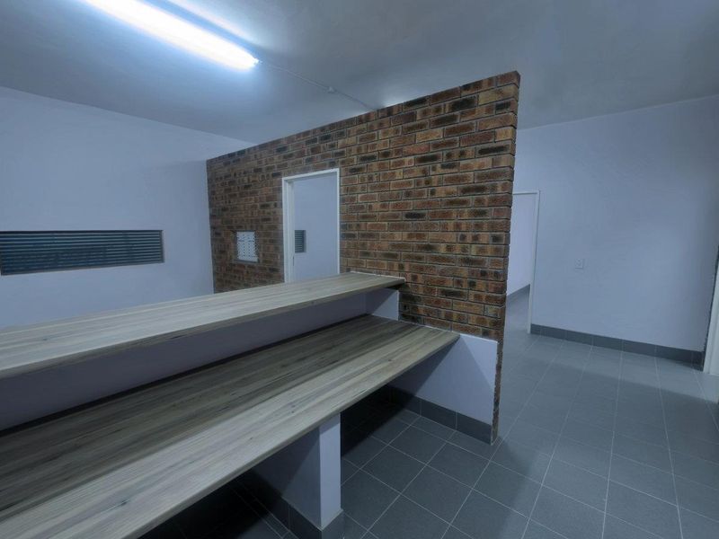 184sqm light industrial unit To Let Brackenfell - Photo 5
