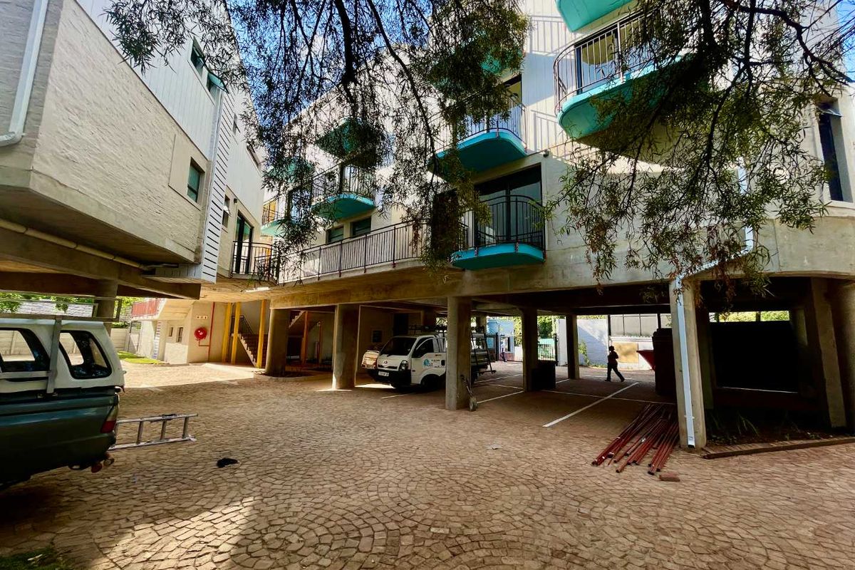 Exclusive Student Haven: 600m from Varsity College! - Photo 5