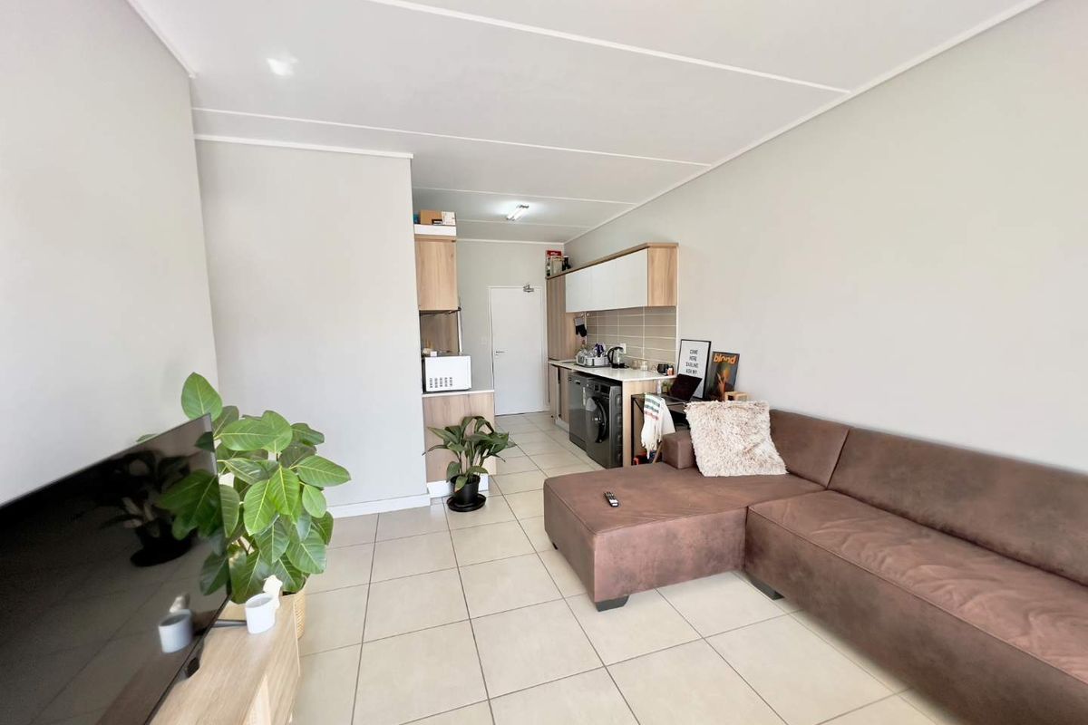 Discover Elegance: Stunning Apartment in Sandton - Photo 4