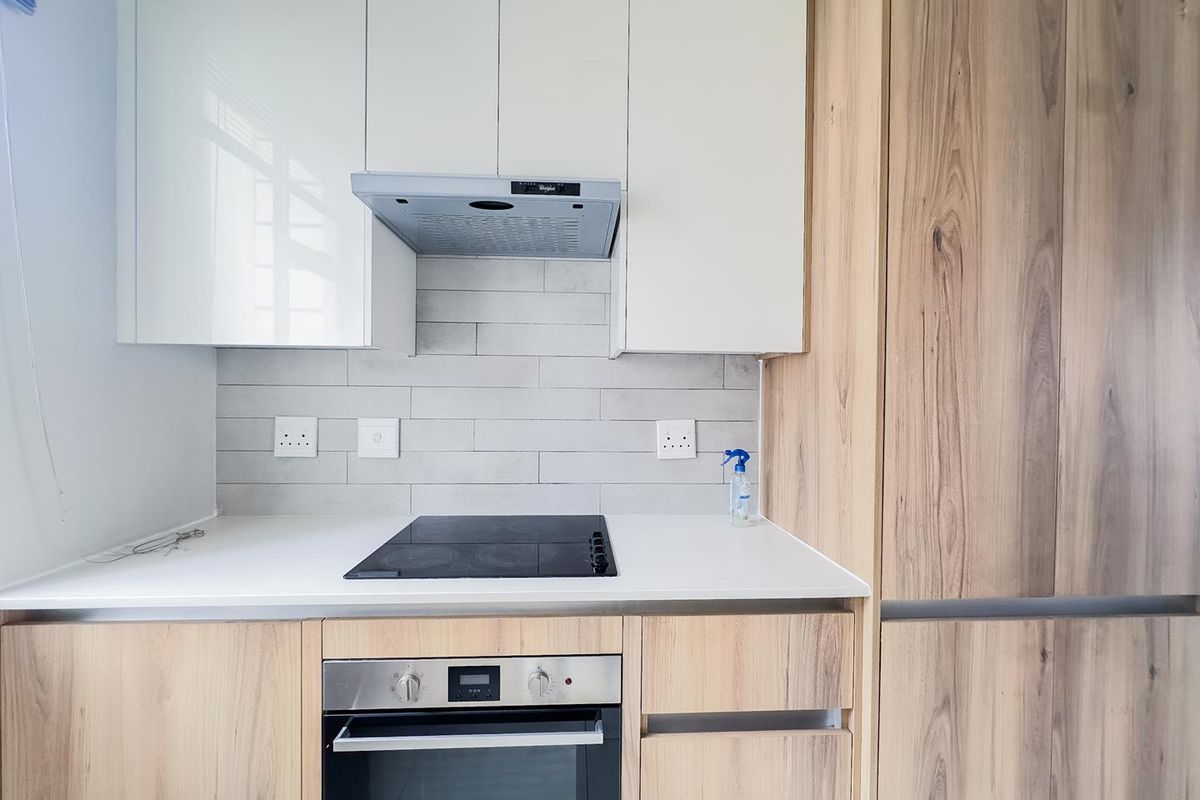 2 Bedroom Apartment with a Balcony - Photo 3