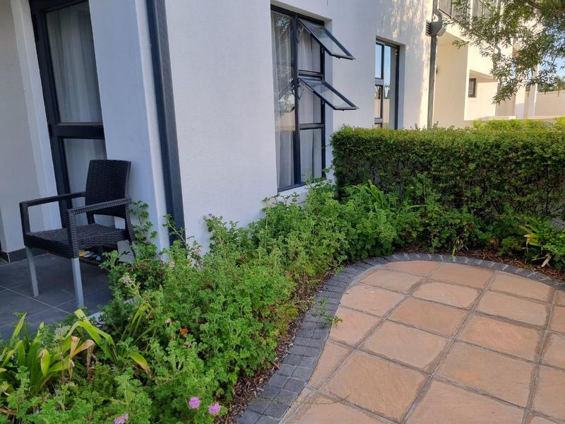 Ground floor unit in sought-after and secure Summerview Complex - Photo 9