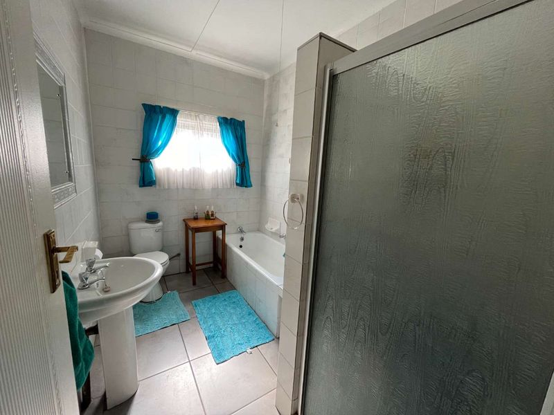 Charming Family Home in a Highly Sought-After Area - Photo 8