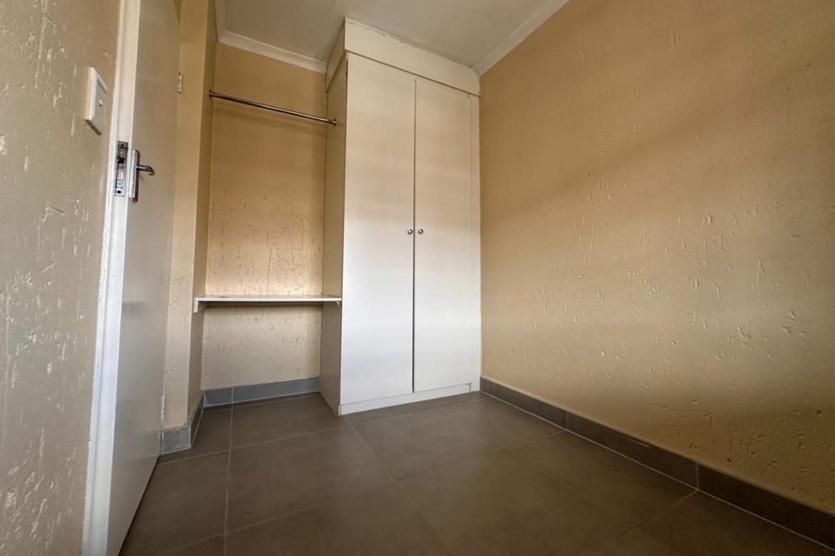 Specious 2Bedroom, 1Bathroom Top Floor Apartment to Rent at Pebble Falls, Boksburg - Photo 4
