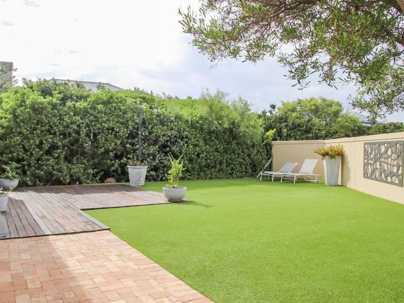 Single level with large garden - Photo 3