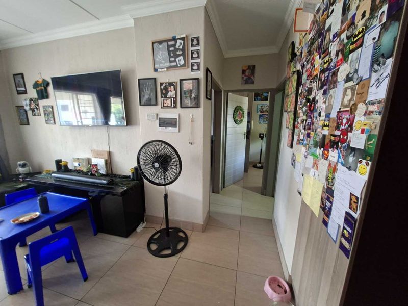 2 Bedroom Apartment For Sale - Photo 4