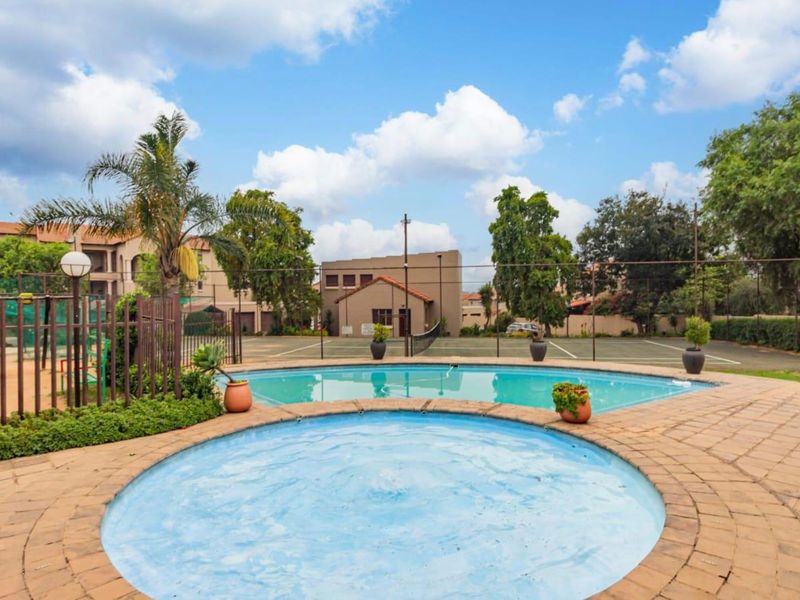 Modern 2 Bedroom, 2 Bathroom Apartment to Rent in Noordhang Randburg - Photo 3