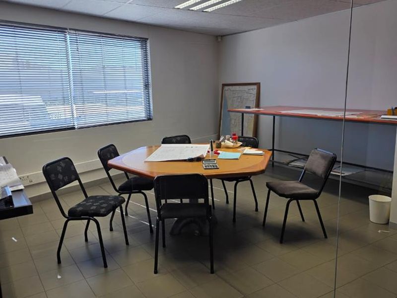 Warehouse for Lease in Southern Industrial Area - Photo 4