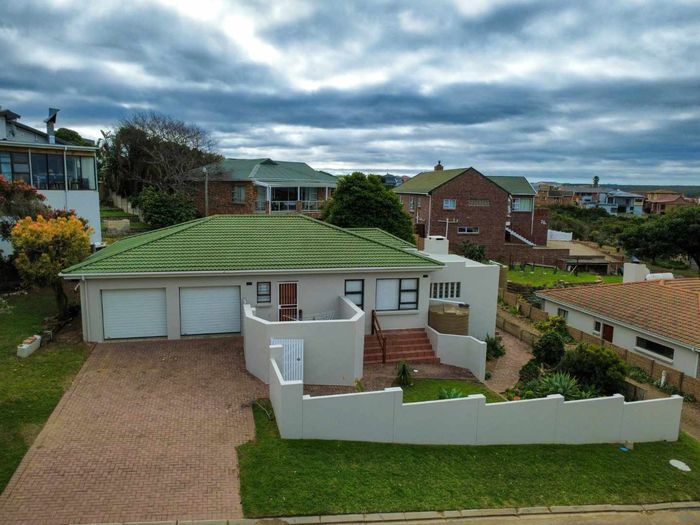 Property #2405711, House For Sale in Still Bay West