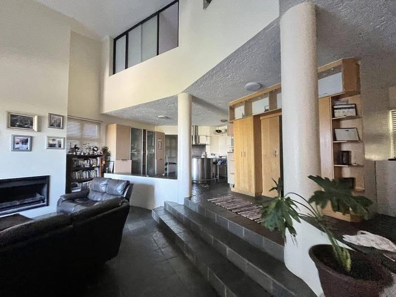 House with beautiful view of the city - Photo 1