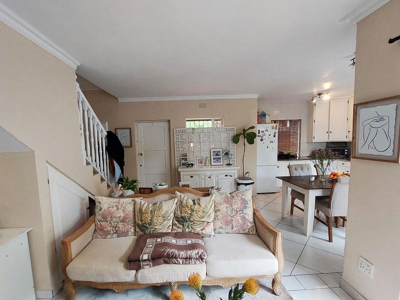 Delightful 1-bedroom, 1-bathroom duplex for sale in Strathavon - Photo 9