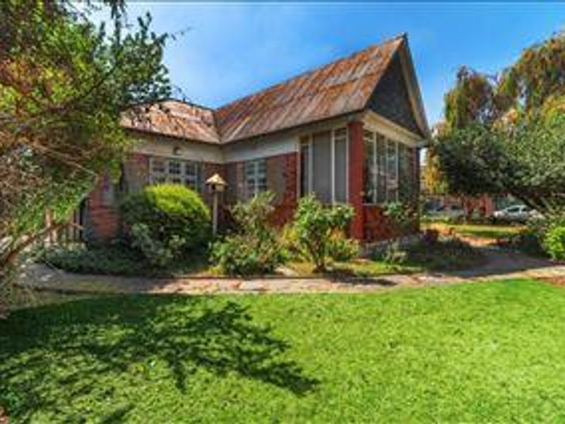 Spacious 3 bedroom family home. - Photo 3