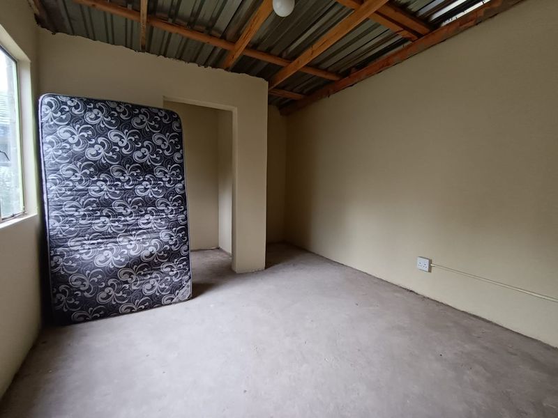 Prime Student Housing Investment: Near UOFS, High Returns - Photo 8