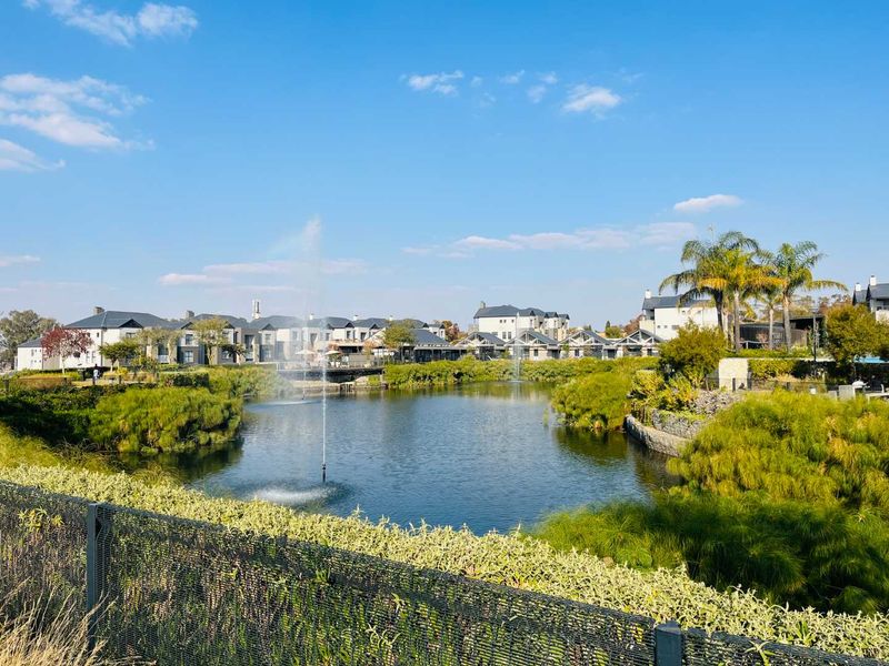 Modern 3 bedroom ground floor apartment for sale at The Polofields, Waterfalll - Photo 2