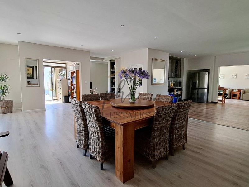 SPACIOUS FAMILY HOME WITH SEPARATE FLAT FOR SALE – KRAMERSDORF, SWAKOPMUND - Photo 10