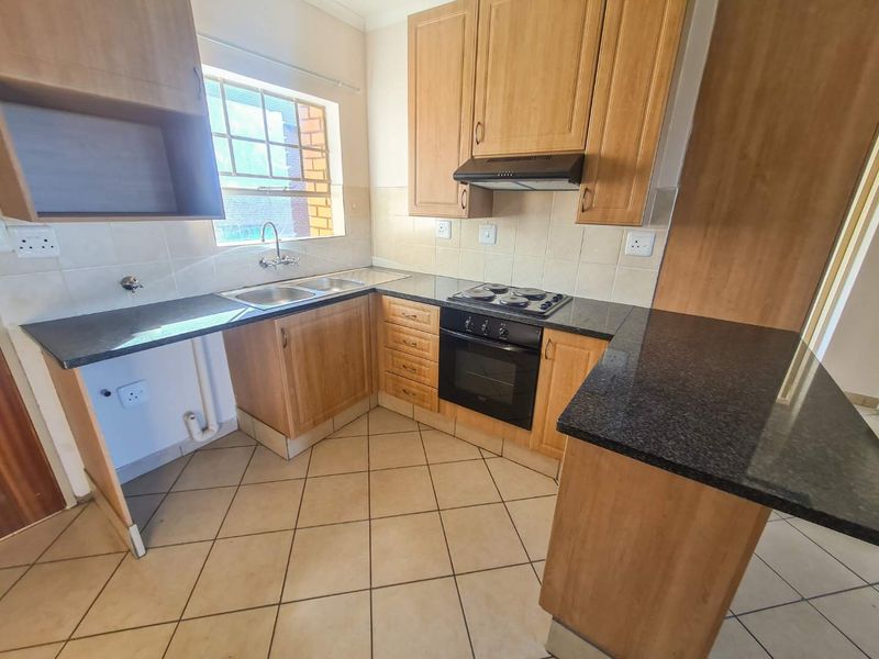Welcome to Hazeldean - A load shedding free area! - Photo 1