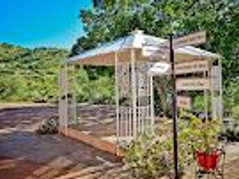 fOR SALE: EXCEPTIONAL MULTI-USE ESTATE SMALL HOLDING, GUEST & CAMPSITE FACILITIES, WINDHOEK, NAMIBIA - Photo 10