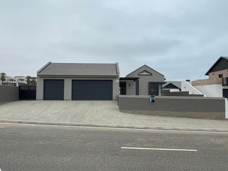 FAMILY HOUSE UNDER CONSTRUCTION EDC: JULY 2026 - Photo 2