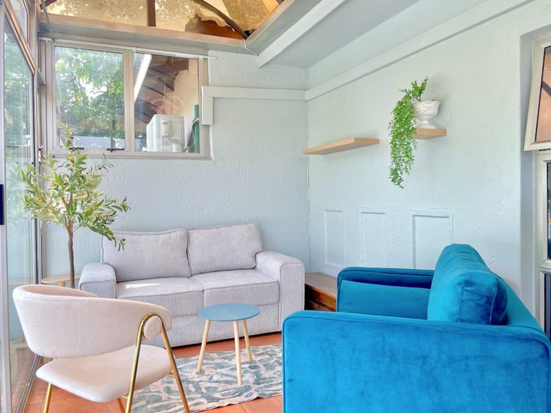 House with Fully Equipped flats for Dual Family Living - Photo 3