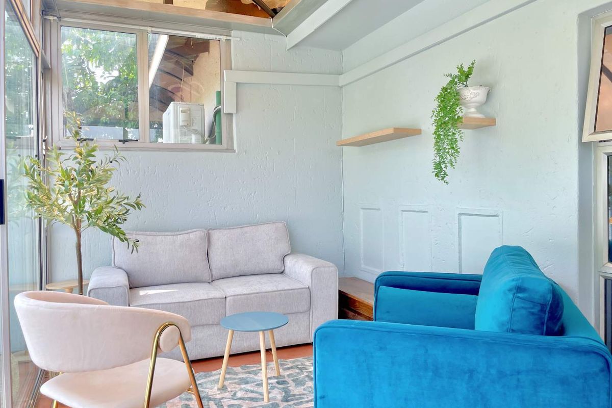 House with Fully Equipped flats for Dual Family Living - Photo 3