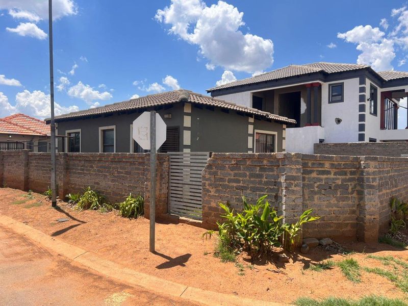 2 Bedroom House For Sale in Vanderbijlpark CE7 - Photo 6
