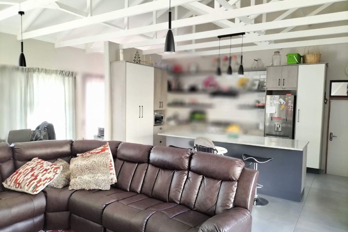 Pristine house in Stonehenge for sale. - Photo 4