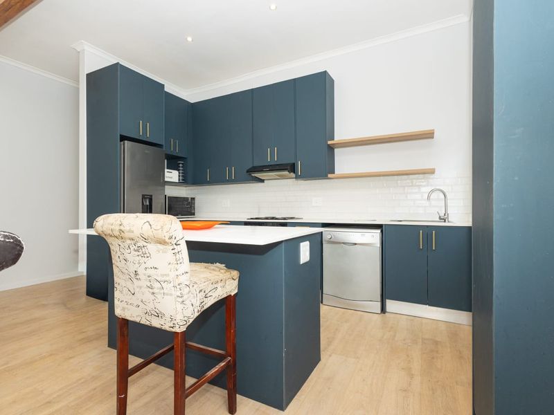 Beautiful renovated 2-bedroom house to rent in Wineberg - Photo 10