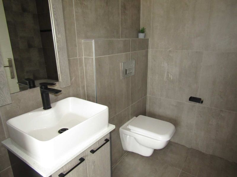 3 Bedroom Duplex well secured Complex - Photo 10