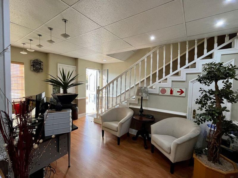 Quiet productive environment for your small business. - Photo 2