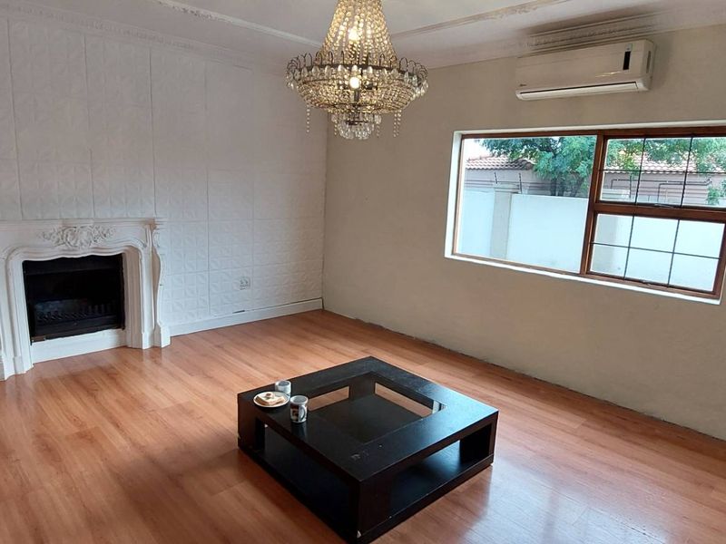 Entertaining and living space for all - Photo 7