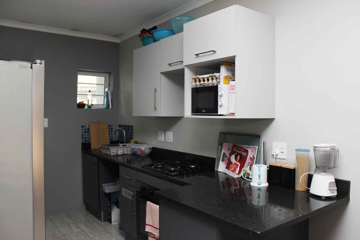 MODERN & NEWLY-BUILT APARTMENT - Photo 3