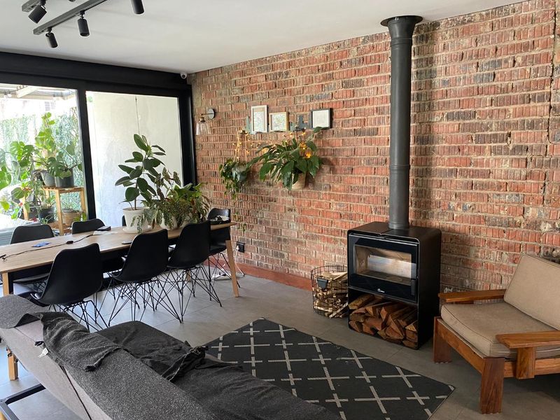 Gorgeous 3 bed, 2.5 bath duplex available for sale in Bryanston - Photo 5