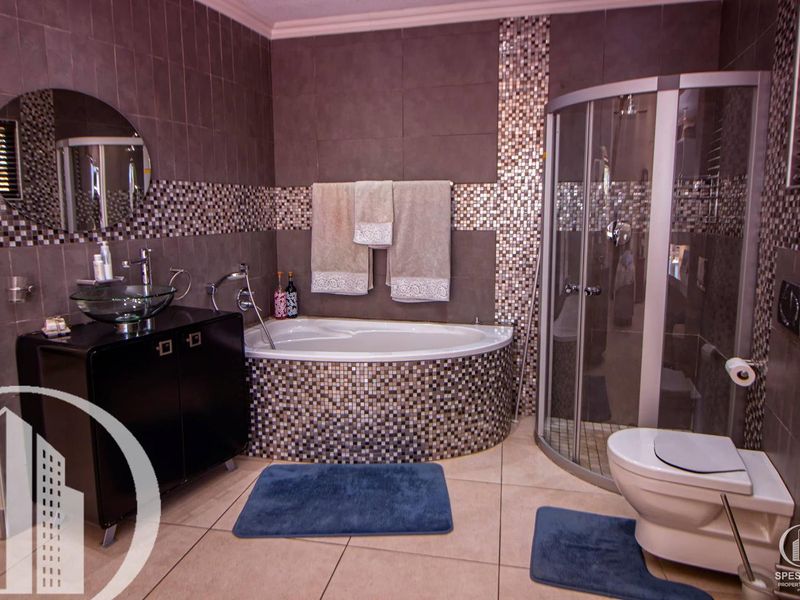 Beautiful House in 5 HA Plot in Brakwater - Photo 4