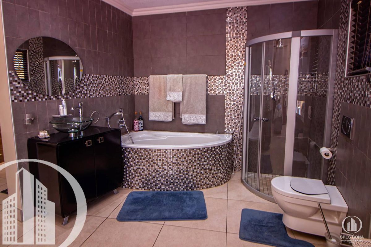 Beautiful House in 5 HA Plot in Brakwater - Photo 4