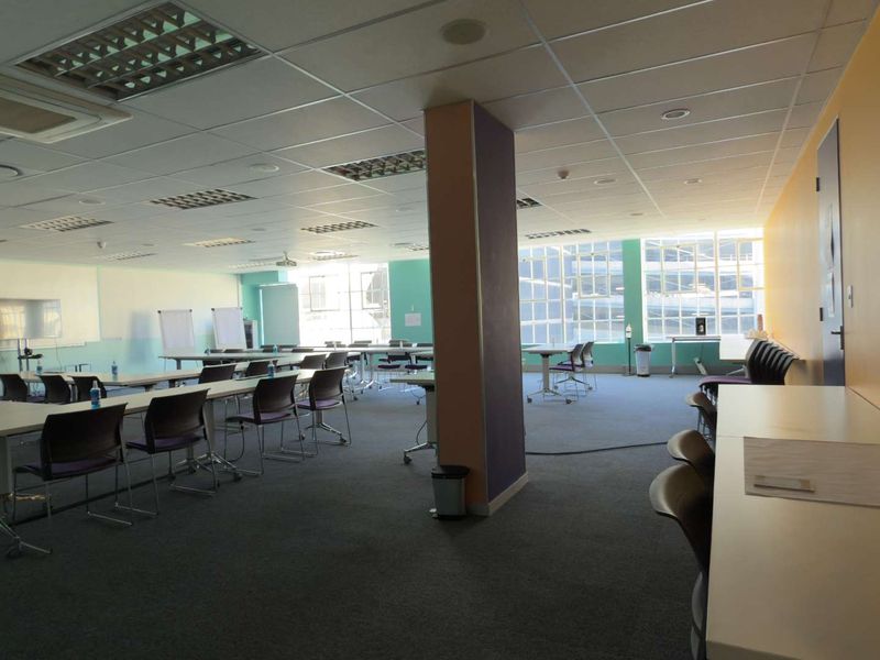 903m2 of prime office space to let in Foreshore - Photo 2