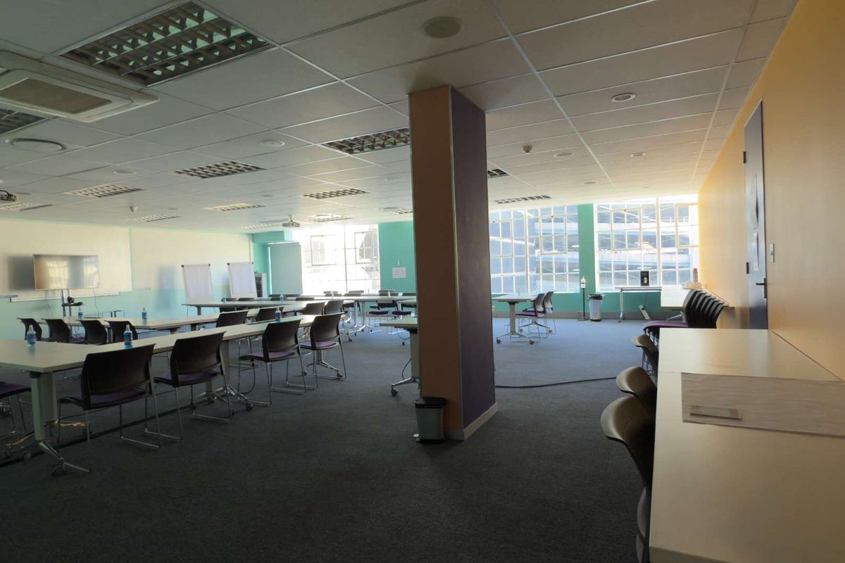 903m2 of prime office space to let in Foreshore - Photo 2