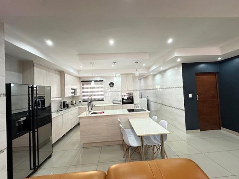 Stunning 3-Bedroom Family Home for Sale in Clarina - Photo 2