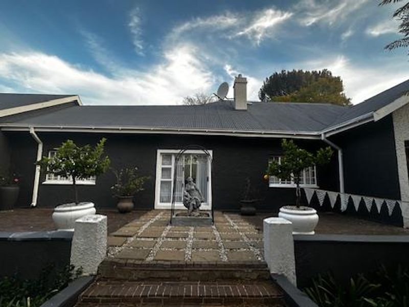 Exclusive Sole Mandate To An Icon of Elegance in Waverley - Photo 1