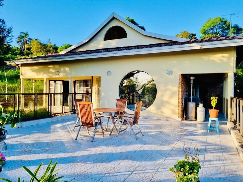 Discover Your Dream Family Oasis in Regency Park, Pinetown - Photo 2
