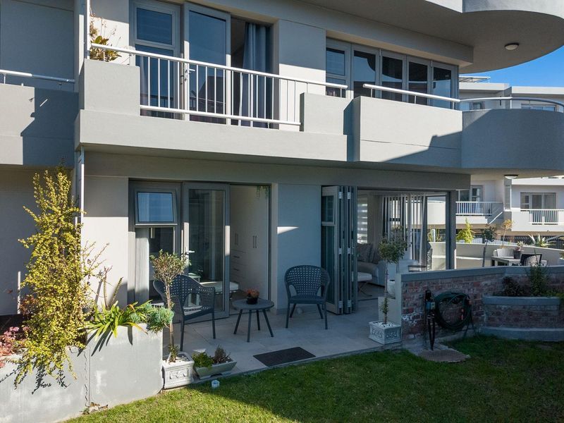 Luxurious Ground Floor Apartment in Aloe Ridge, Island View - Photo 2