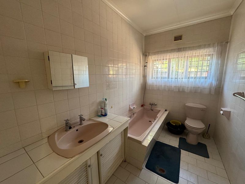 Two bedroom Townhouse in Memorial Road Area - Photo 3
