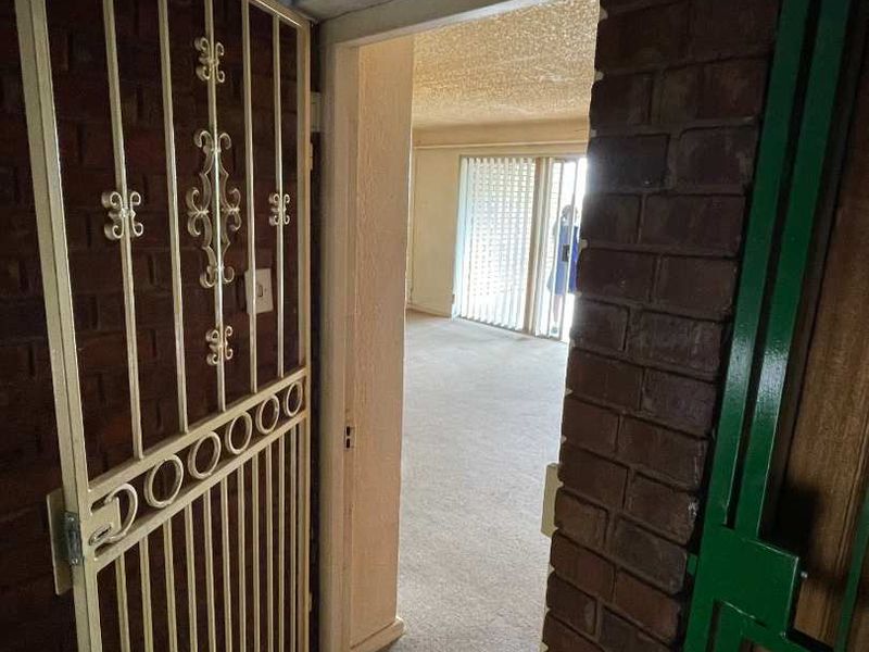 2.5 Bedroom very specious Townhouse in Silverton - Photo 10