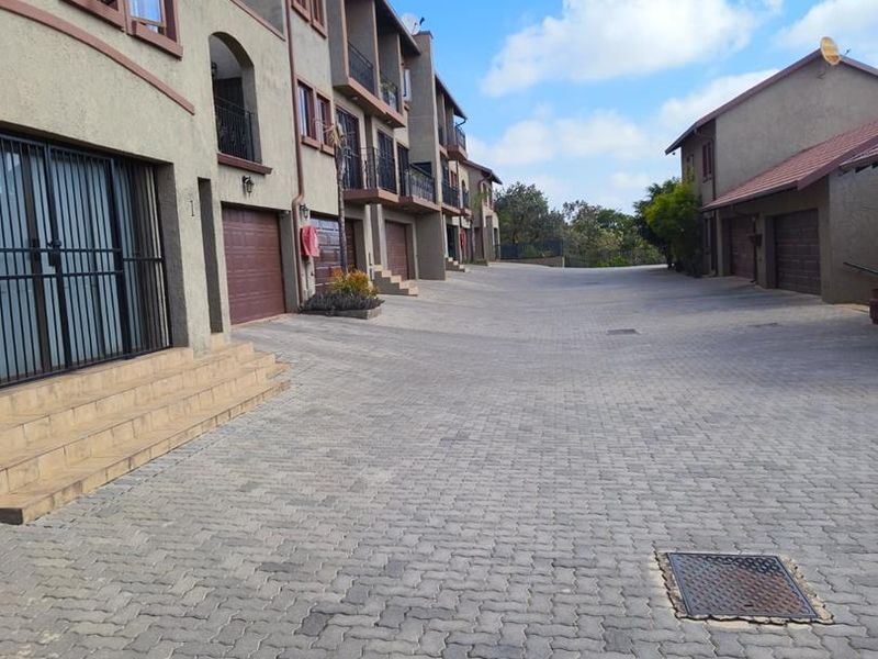 3 bedroom townhouse for sale in Silverton Ridge - Photo 5